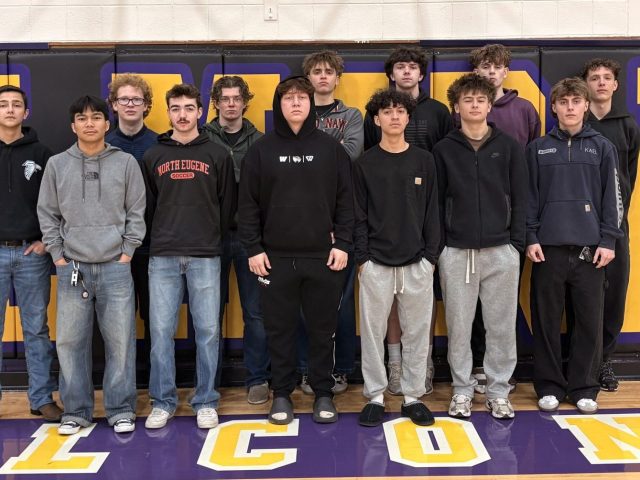 EHS Juniors, Seniors Prepare to Face Off in Rough ’n’ Tough Volleyball